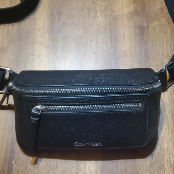 Black Leather Calvin Klein Belt Bag/Cross Body Bag New - Picture 3 of 12